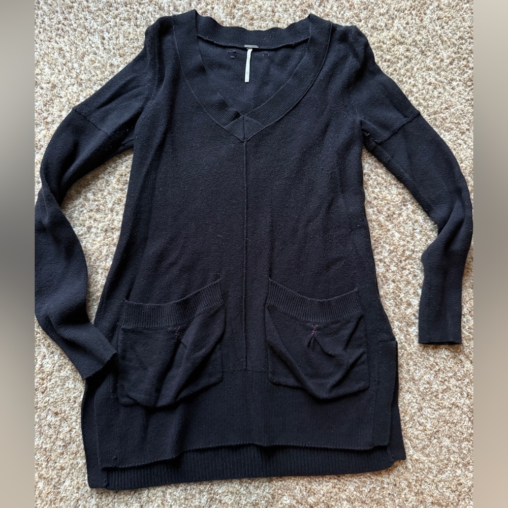 Free People Black with purple stitching Sweater with two front pockets size xs
